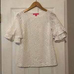 Bloom into Summer with this Breezy Lilly Pulitzer Lula Ruffle Blouse ☀️ 0166